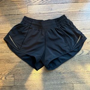 Lululemon hotty hot shorts black size 4